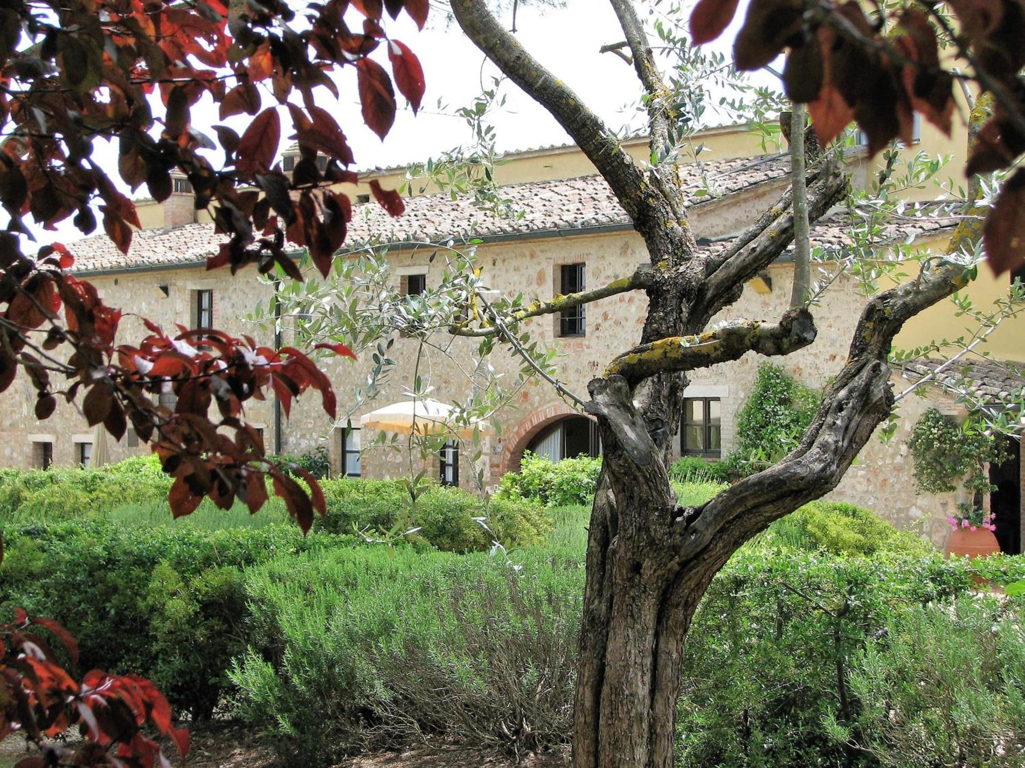 Fattoria Agriturismo Nerbona Casole dʼElsa Exterior foto